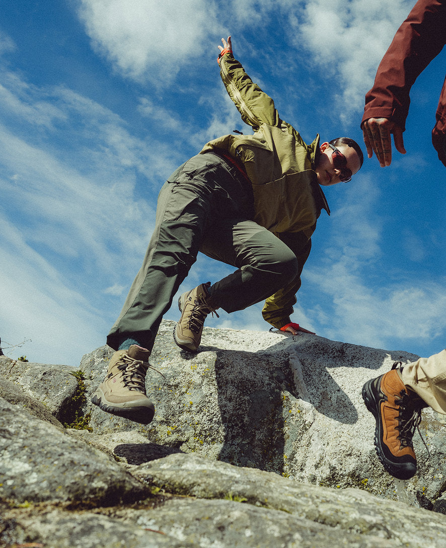 Women's Targhee IV Waterproof Hiking Boot Coyote/Peach Fuzz / Keen / Men's|Women's