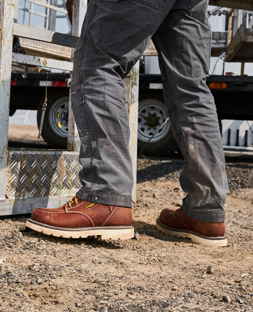 Men's Cincinnati 6" Waterproof 90° Heel Boot (Soft Toe) Tuscan Red/Sandshell / Keen / Men's