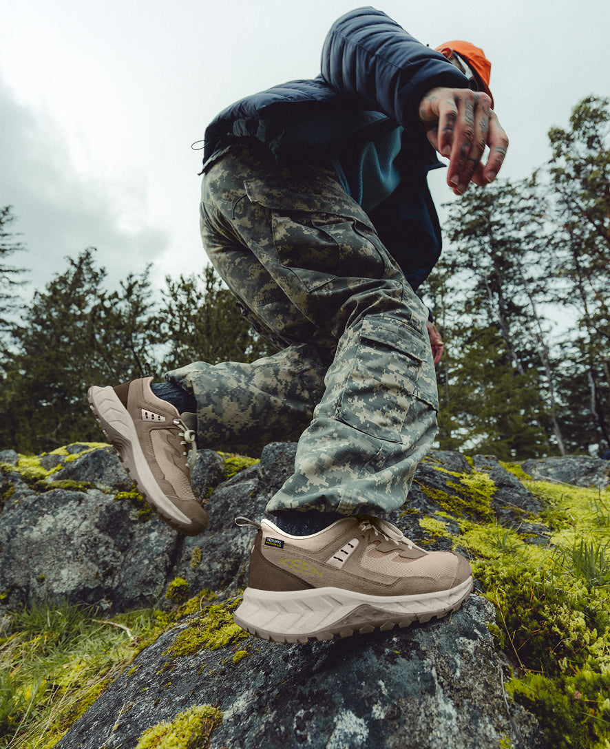 Men's Hightrail Vented Hiking Shoe Dark Earth/Oak Buff / Keen / Men's